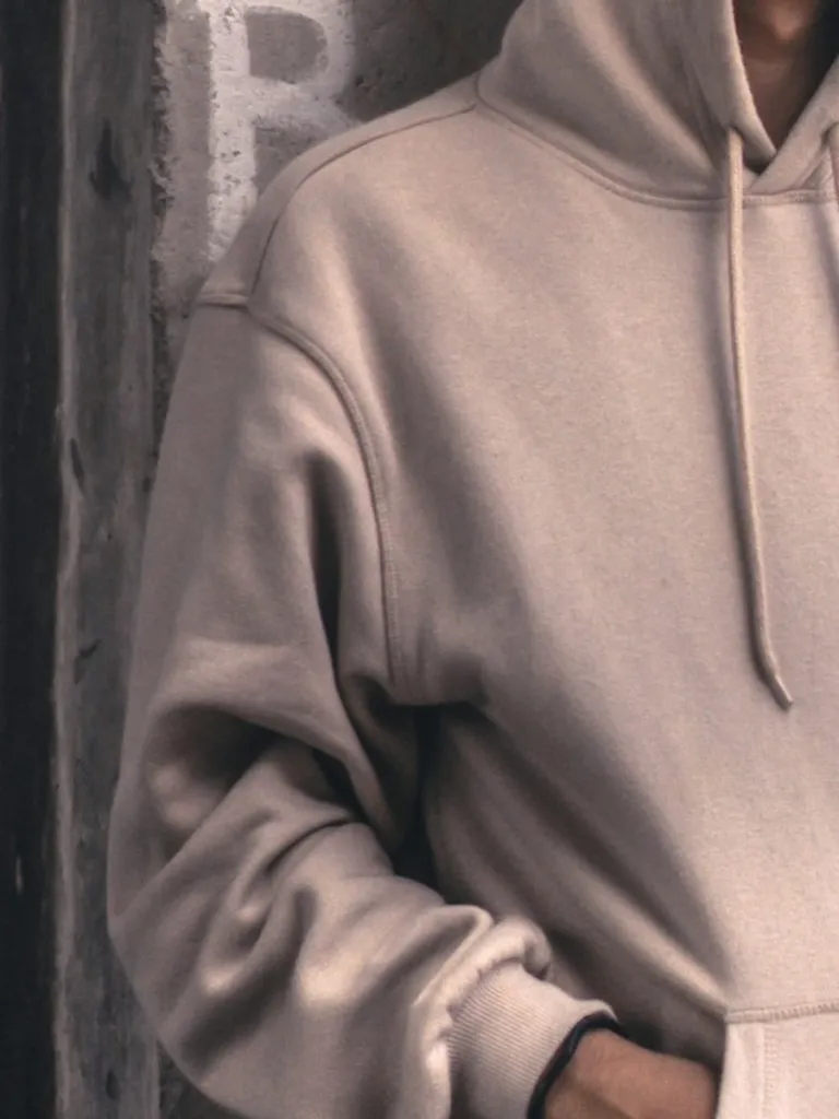 Oversized džemperis su gobtuvu „Habit“ – detalė